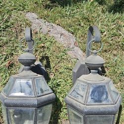 2 Outdoor Lamps