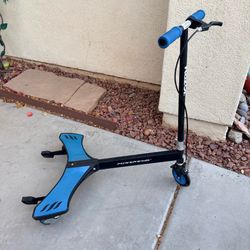 Razor PowerWing Kids Wiggle Scooter / Drift Scooter • Blue & Black