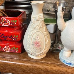 The Cameo Ribbon Vase