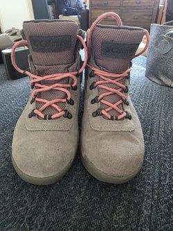 COLUMBIA Waterproof Hiking BOOTS