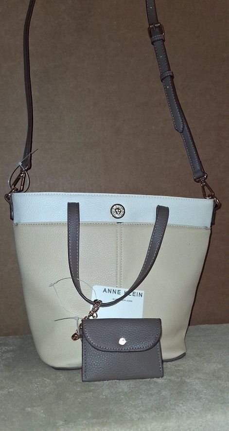 Annie Klein Gabbie Bucket 