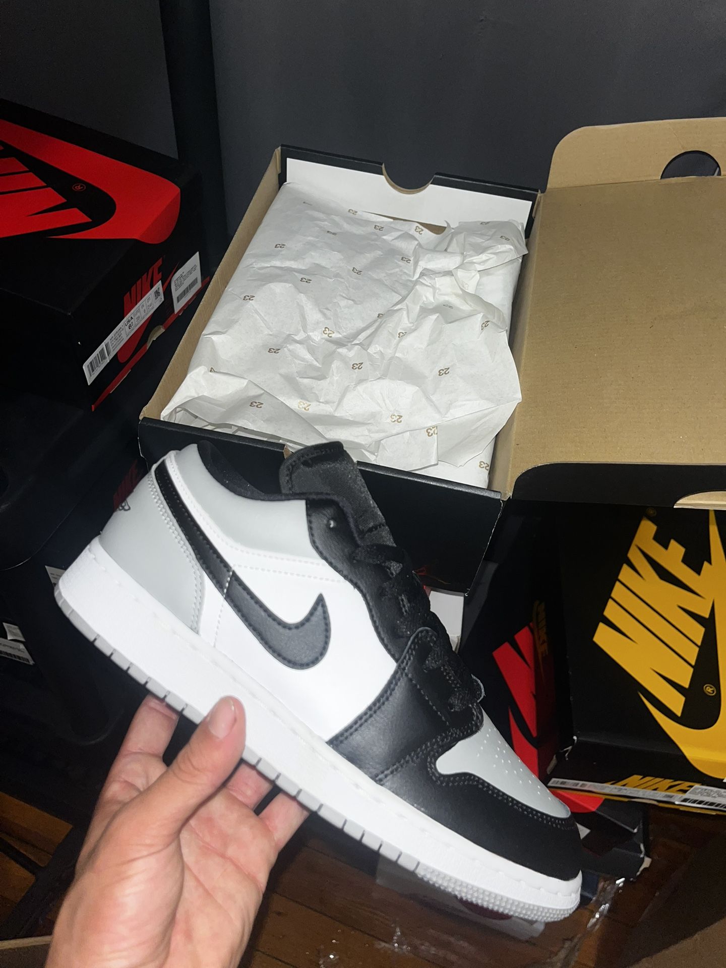Jordan 1 Low ‘Shadow’