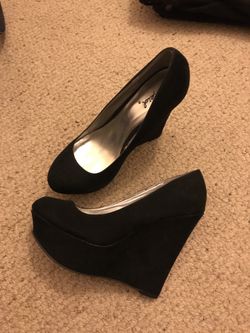 Black wedges size 6
