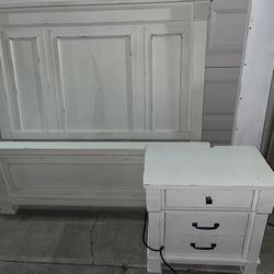 Living Spaces Distressed White Queen Bed Set With Matching Night Stand