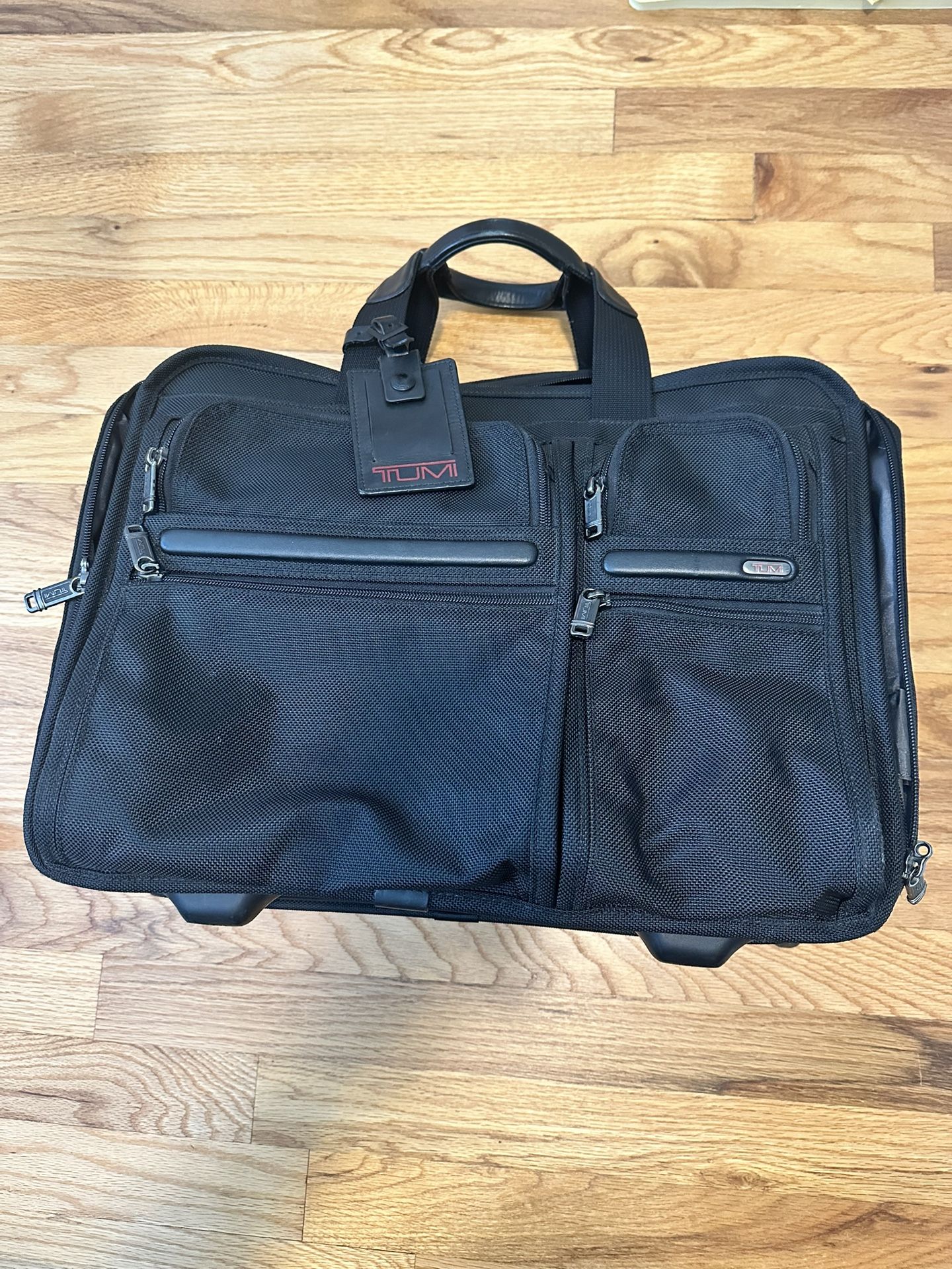 TUMI Deluxe 2 Wheeled Case Brief Carry On Luggage