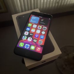 Unlocked iPhone 7. 128gb 