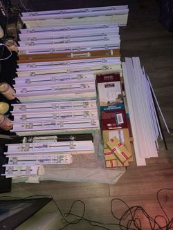 BRAND NEW FAUX WOOD CORDLESS BLINDS SIZES IN PICTURES..
