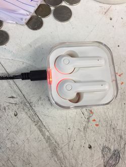 Bluetooth headphone brand new in the box