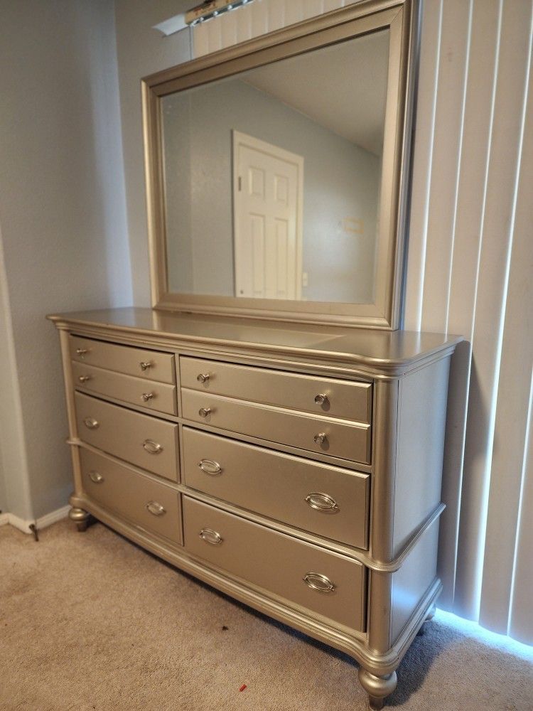 Dresser + Mirror Set