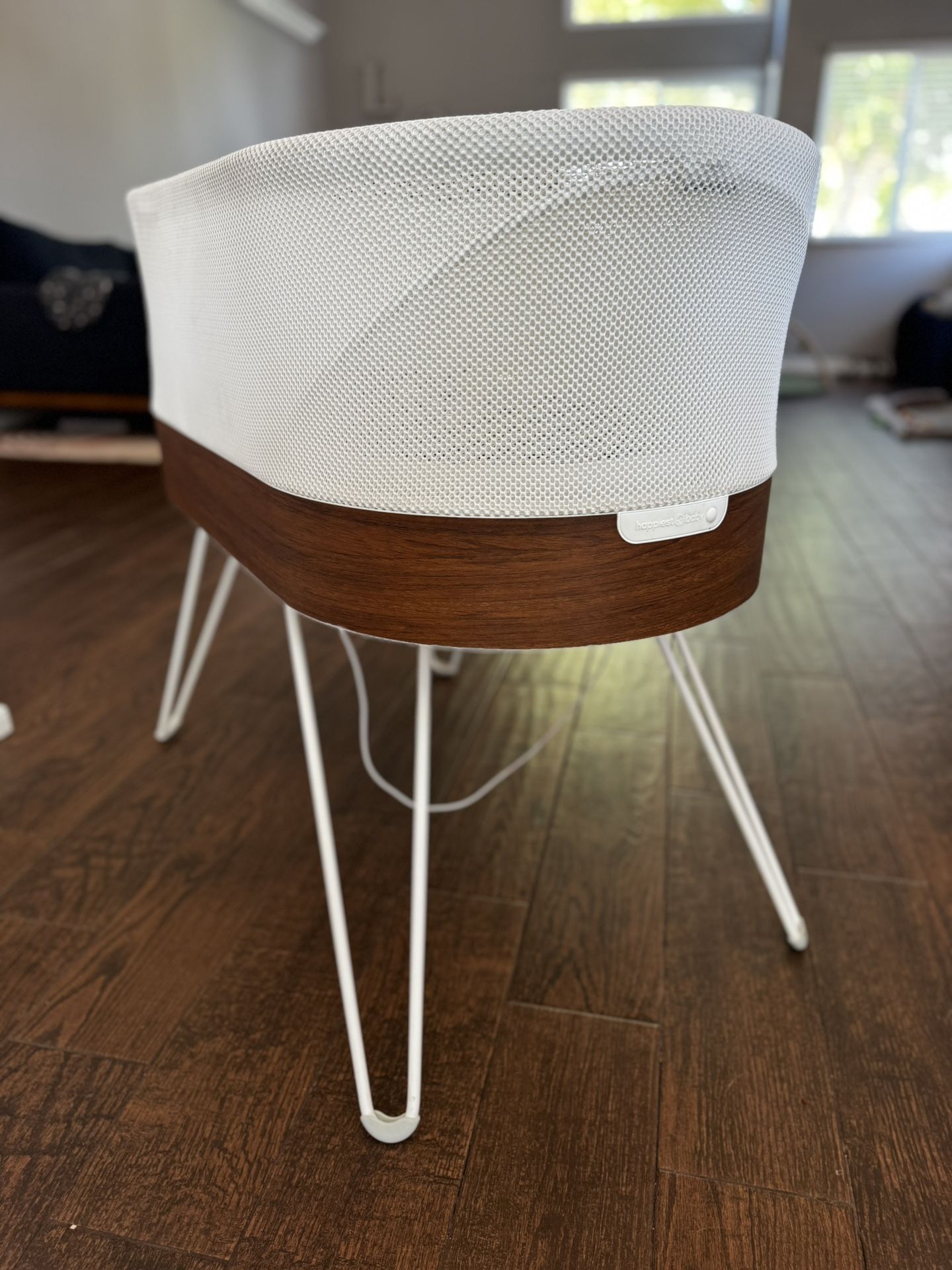 Snoo Smart Sleeper Bassinet — Like New in Box!
