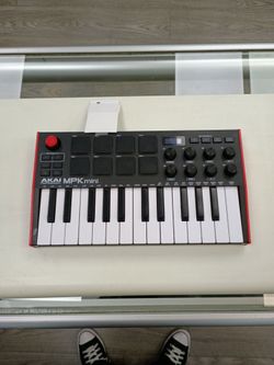 AKAI MPK mini