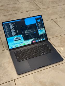2025 Macbook Air 15inch M4 / 16Gb Ram