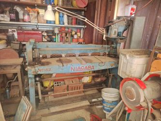 The Niagara No. 152 (often seen as 152G or 152F) is a 52-inch manual or foot-operated sheet metal squaring shear designed to cut up to 16-gauge mild s
