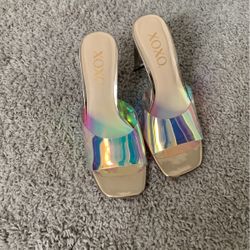 Size 6 Metallic Heels