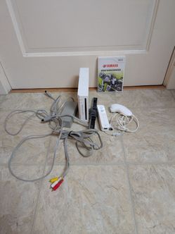 Complete Working Nintendo Wii with Games