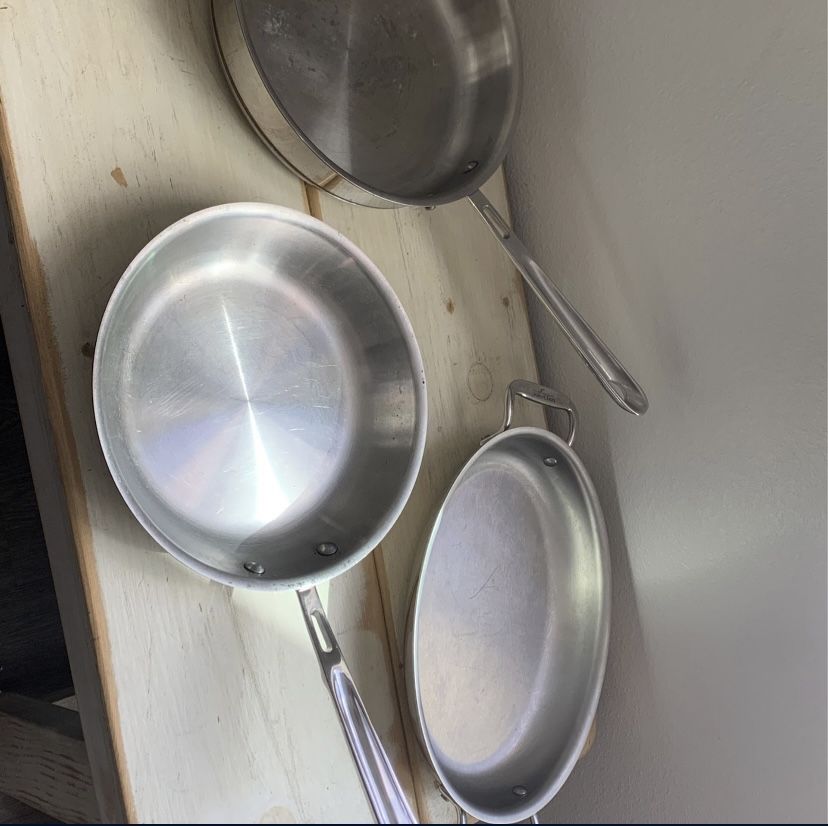 Wok With lid All clad for Sale in Los Angeles, CA - OfferUp