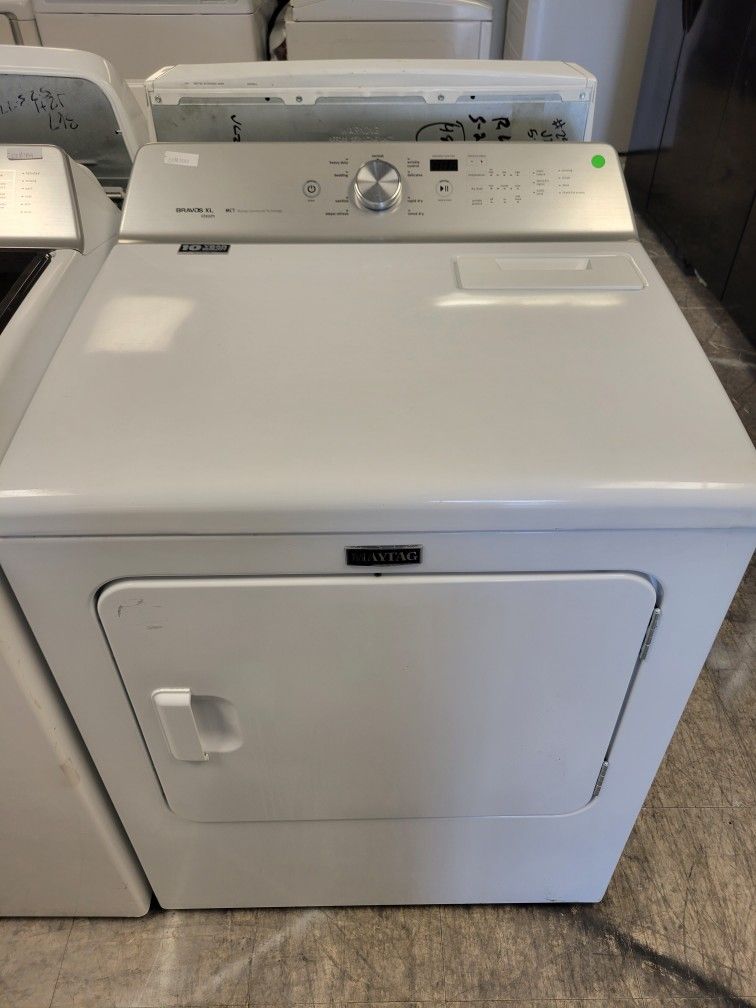 MAYTAG BRAVOS XL WASHER DRYER SET 750 for Sale in San Antonio, TX