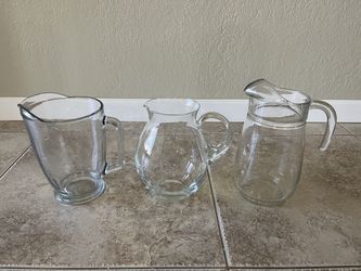 1 gallon glass pitchers