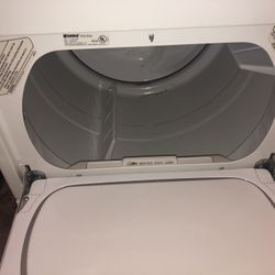Kennore Clothes Dryer for sale