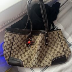 Women’s Gucci Purse