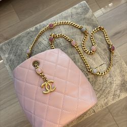 Elegant Pink Quilted Chanel Chain Shoulder Bag