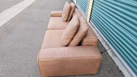 FREE DELIVERY!!! Valyou "Loft" 2pc Modular VEGAN LEATHER Sofa ($1.9K Retail...60% OFF!!!)