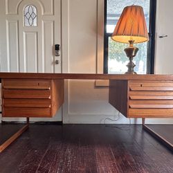 EXECUTIVE DESK ''MODEL 70'' IN TEAK BY KAI KRISTIANSEN FOR FELDBALLES 1950