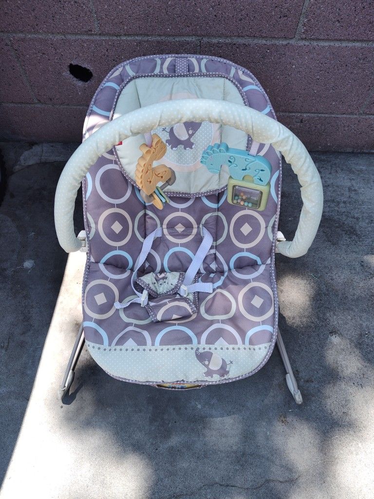 FISHER PRICE BABY BOUNCER