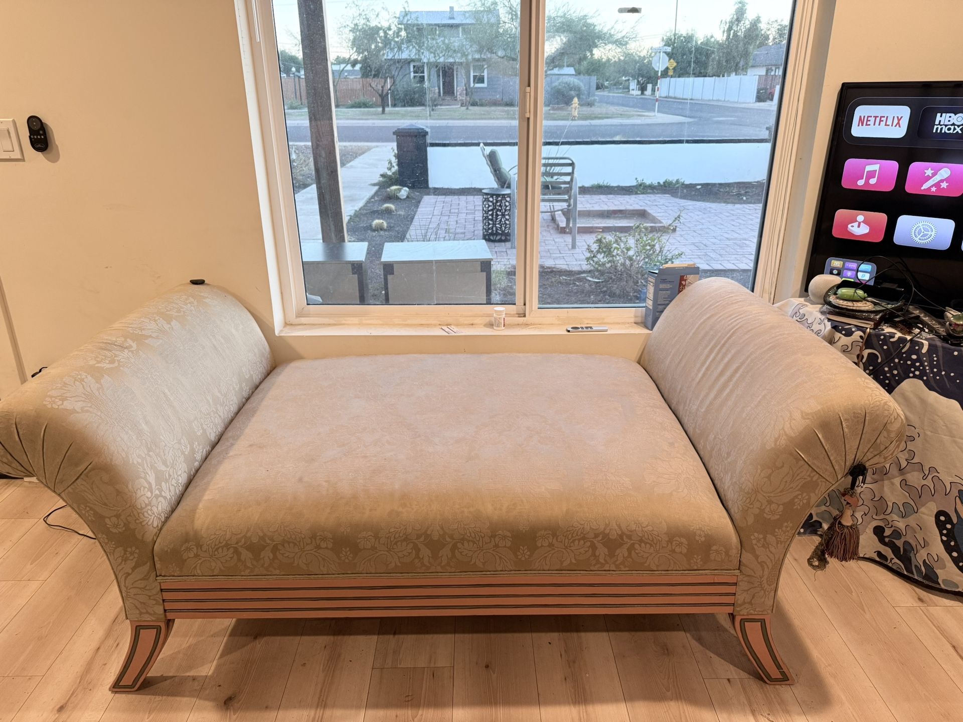 beige lounge chaise NEEDS TO BE GONE 11/30