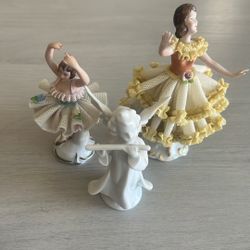 Antique German Dresden lace porcelain figurine (D)