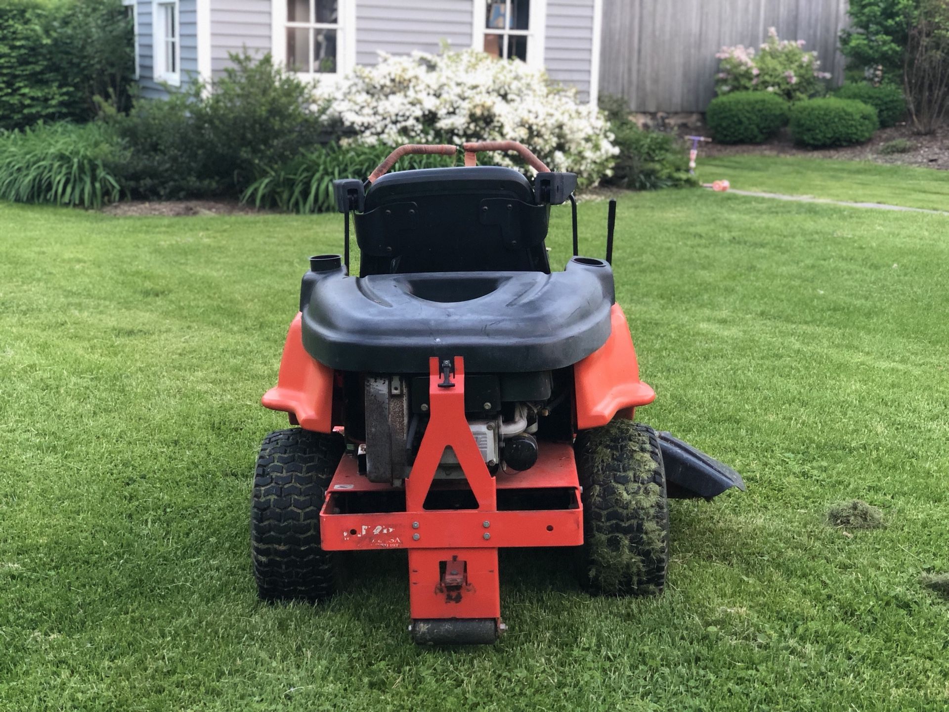 Zero turn ( Ariens ezr 1440 ) 40” cut 1200 cash for Sale in Allentown