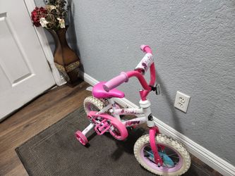 Huffy Bike Sea Star Kids Girl 12 new Ready to ride good condition