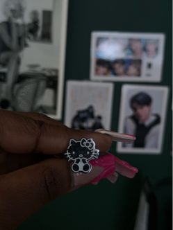 Hello Kitty Glitter Enamel ring