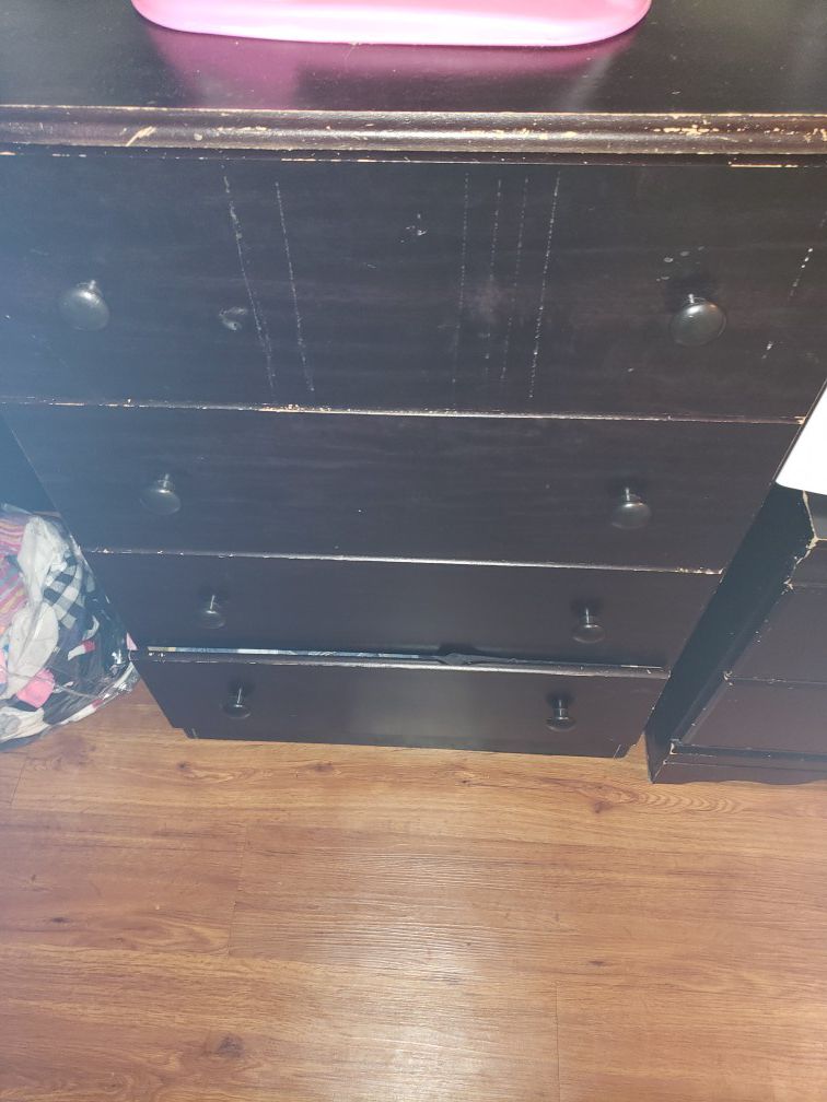 Chest and nightstand
