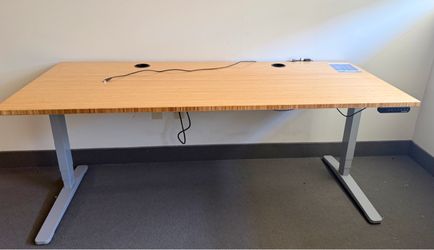 Powered up/down desk & chair