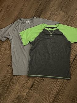Two Boys 32 Degrees Cool Athletic T-Shirts Gray and Green Short Sleeve. NWOT Size M 10/12