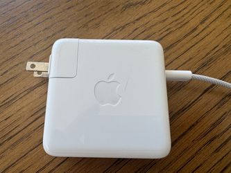 Apple MacBook 67W Power Adapter Charger