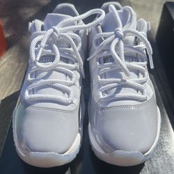 Jordan 11 low size 8