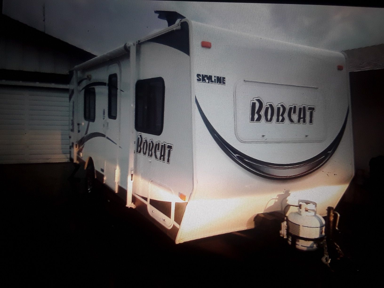 2012 skyline bobcat 186b travel trailer.