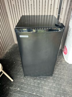 Mini refrigerator