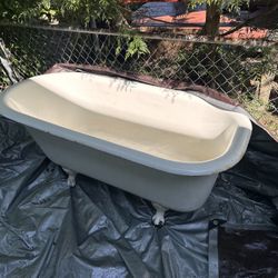 Cast iron claw Foot Bathtub