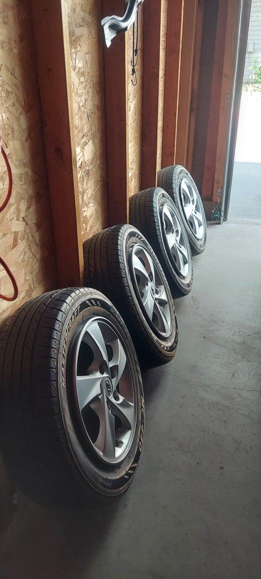 Hyundai Elantra Rims And Tires 195/65r15