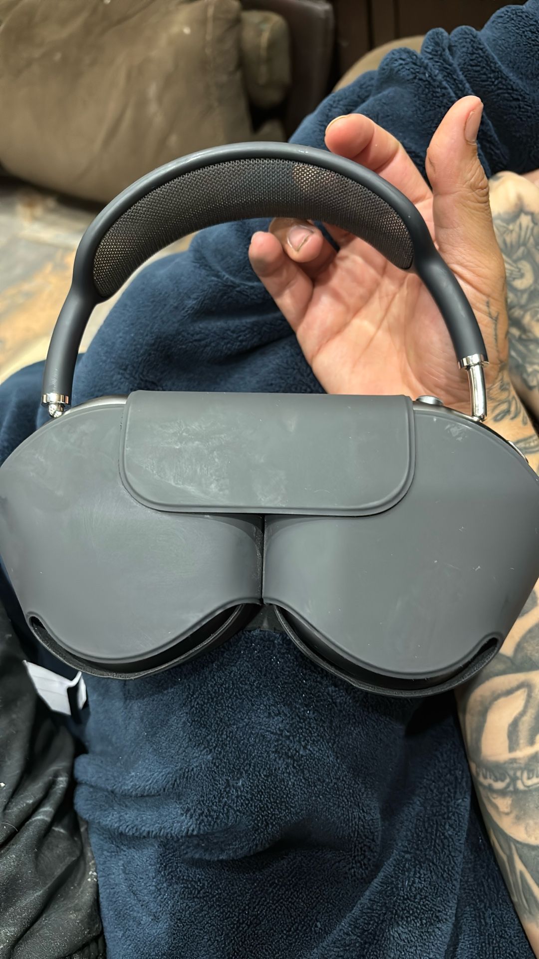 used airpods max model a2096