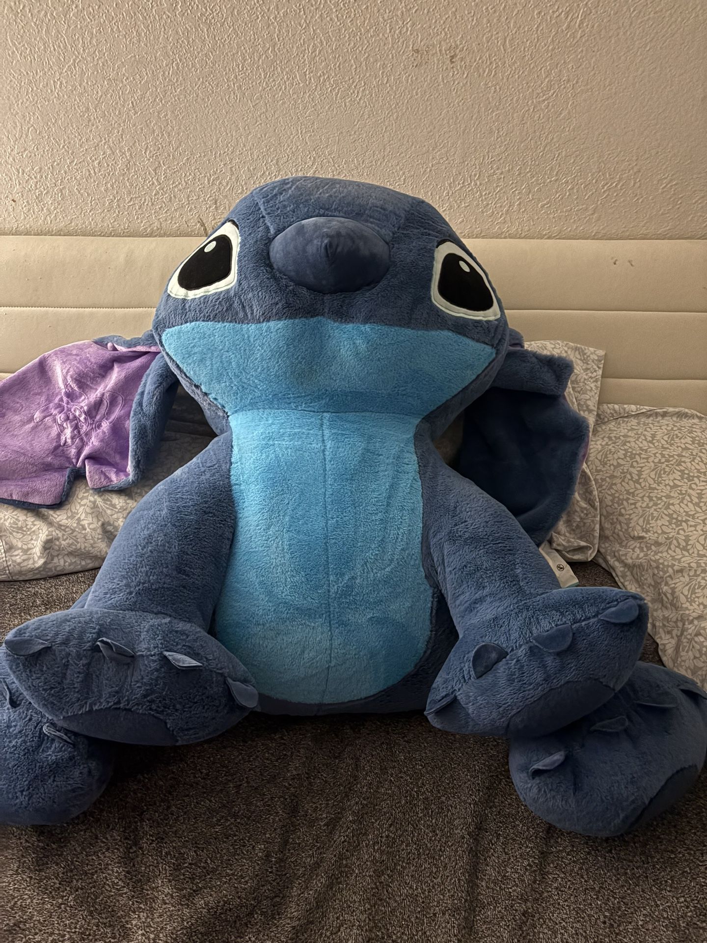 Giant Stitch Plushy, Sweater And Bag