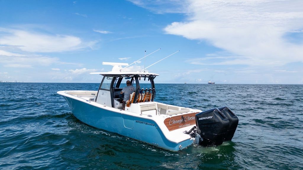 2023 Sportsman Open 322 Center Console