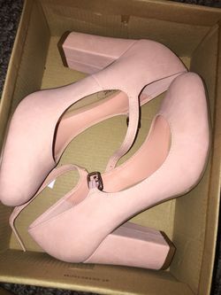 Cityclassified comfort pink heels (size 7 1/2)