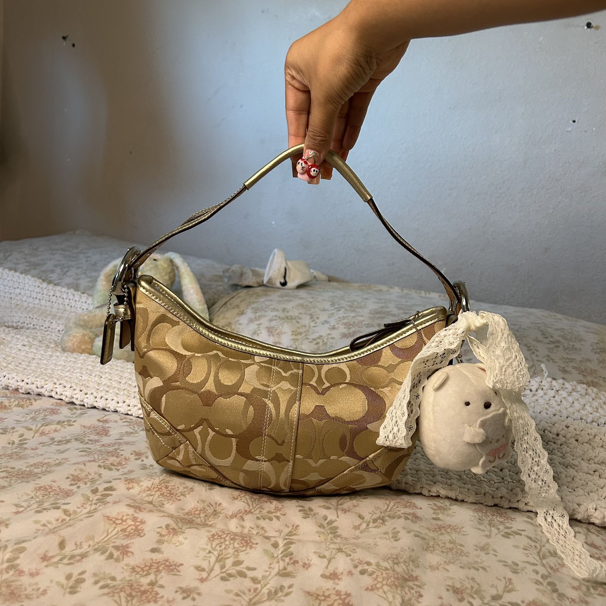 Mini Coach Shoulder Bag