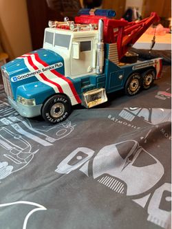 Toy Tow Truck