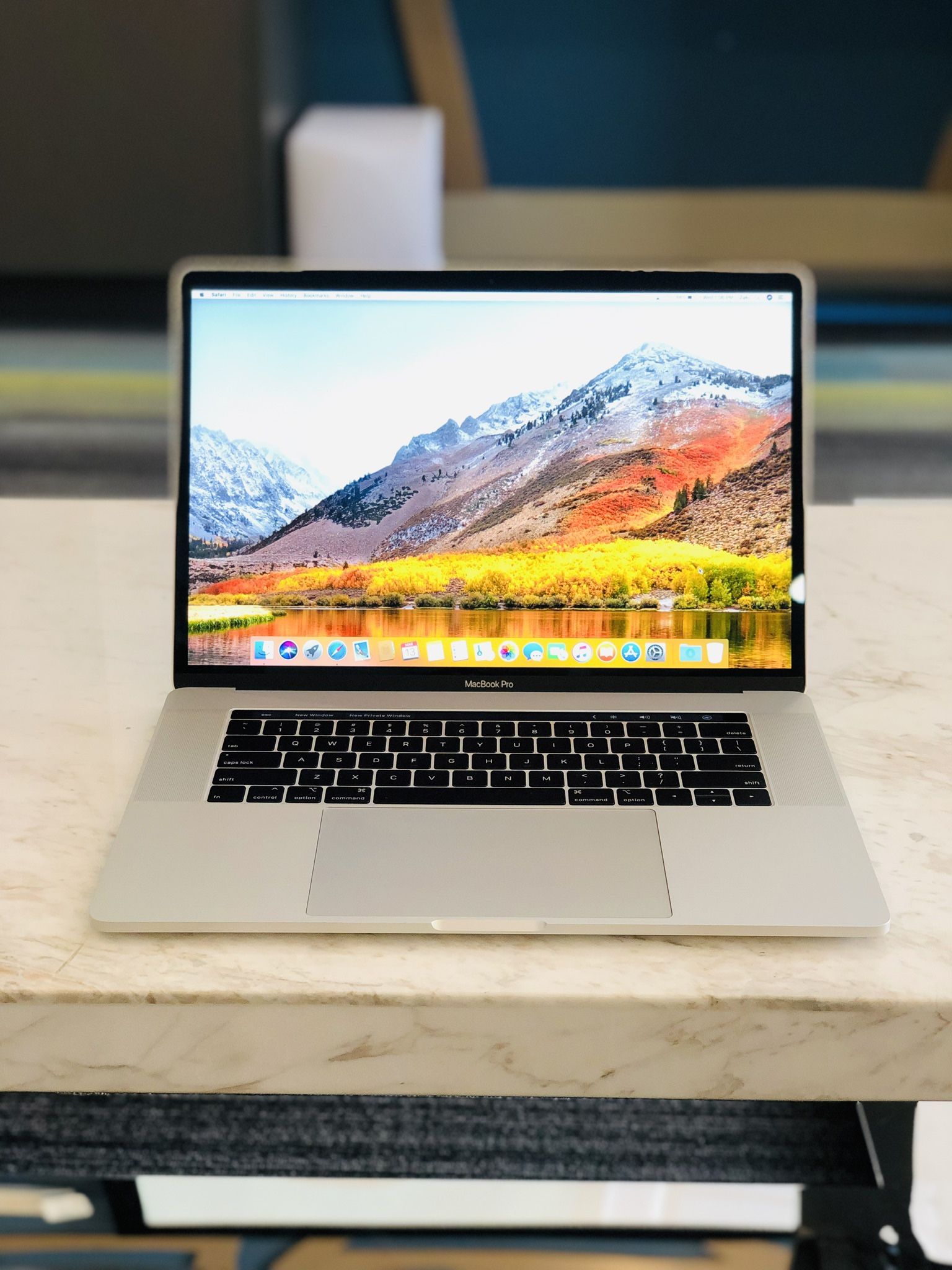 MacBook本体 MacBook Pro 2018 15inch core i7 SSD250GB Amazon.com: Apple 2018 MacBook Pro with 2.2GHz Intel Core i7