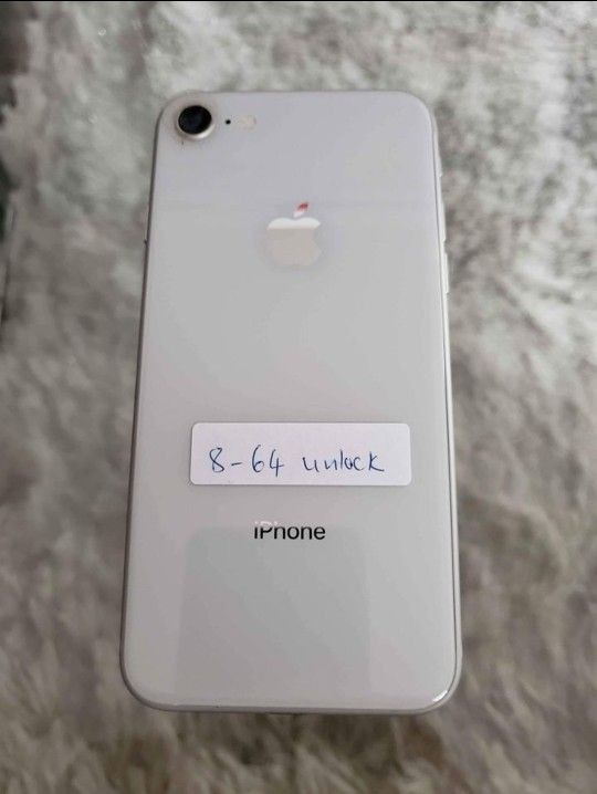 Unlocked iPhone 8 64GB Rose Silver excellent Condition